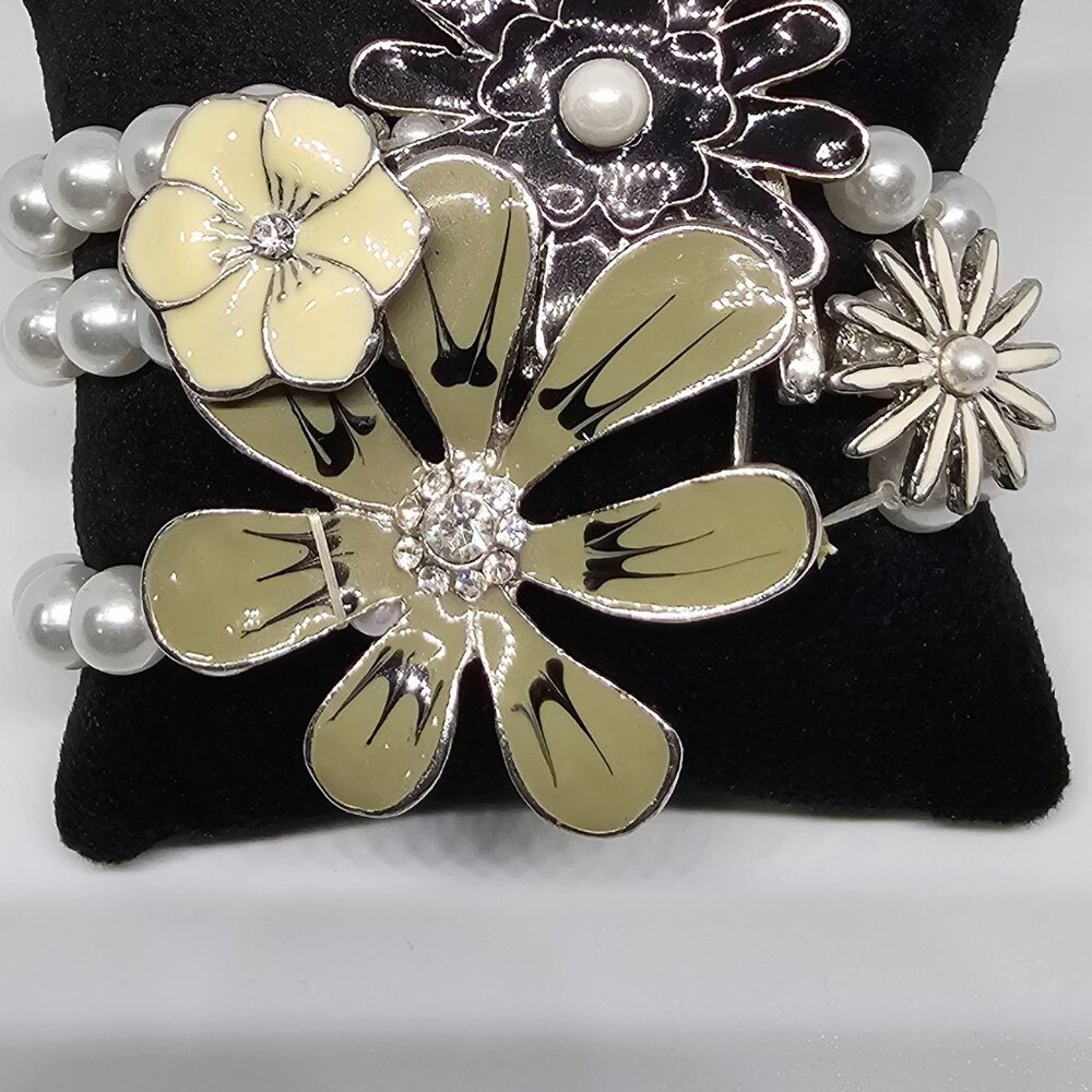 Enamel Flower Faux Pearl Bracelet